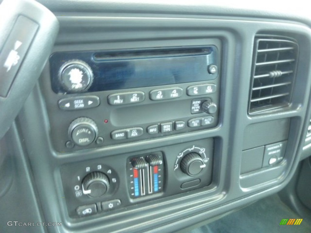 2004 Silverado 1500 LS Regular Cab - Black / Dark Charcoal photo #13