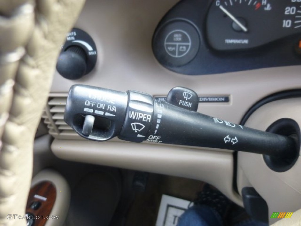 2001 Buick Century Limited Controls Photo #78389744