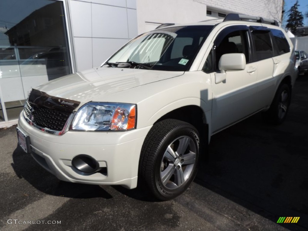 2010 Endeavor SE AWD - Dover White Pearl / Black photo #1