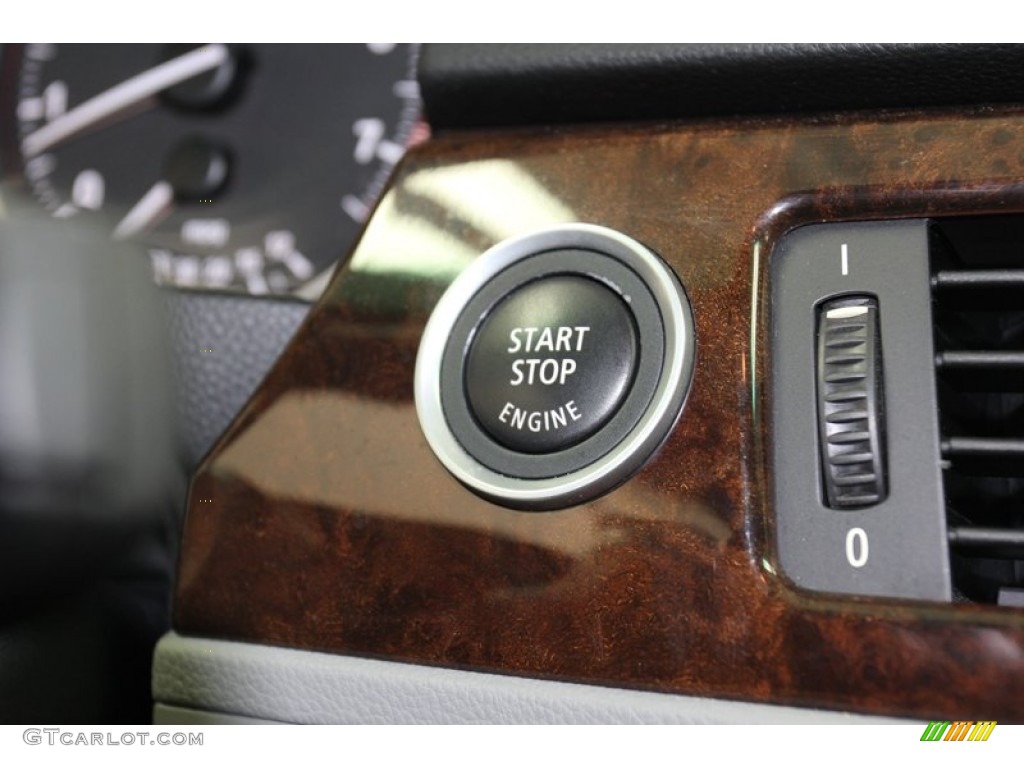 2010 BMW 3 Series 328i Sedan Controls Photo #78392216