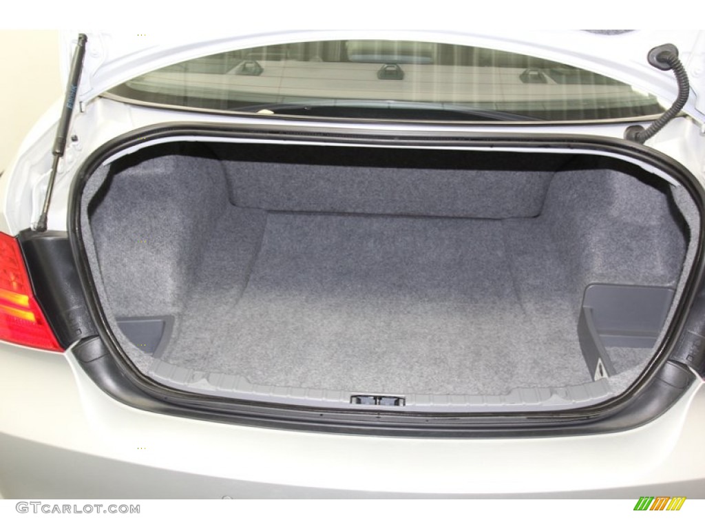 2010 BMW 3 Series 328i Sedan Trunk Photo #78392403