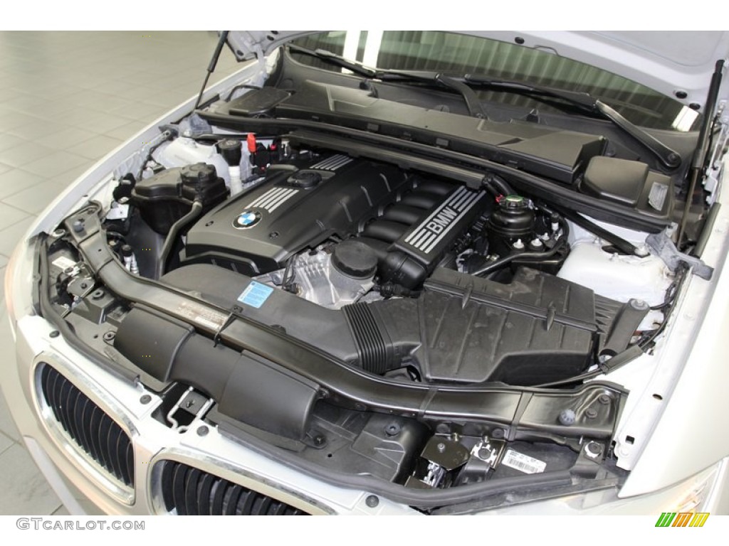 2010 BMW 3 Series 328i Sedan Engine Photos