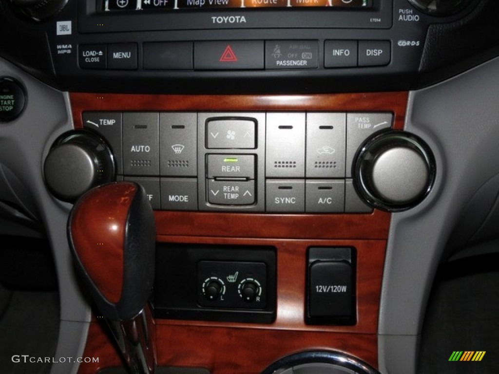 2010 Toyota Highlander Limited Controls Photo #78393011