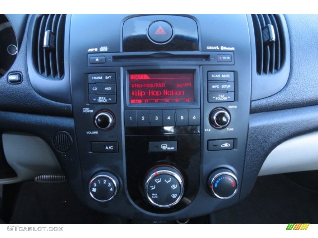 2011 Kia Forte EX Controls Photos