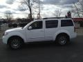 Avalanche White - Pathfinder LE 4x4 Photo No. 4