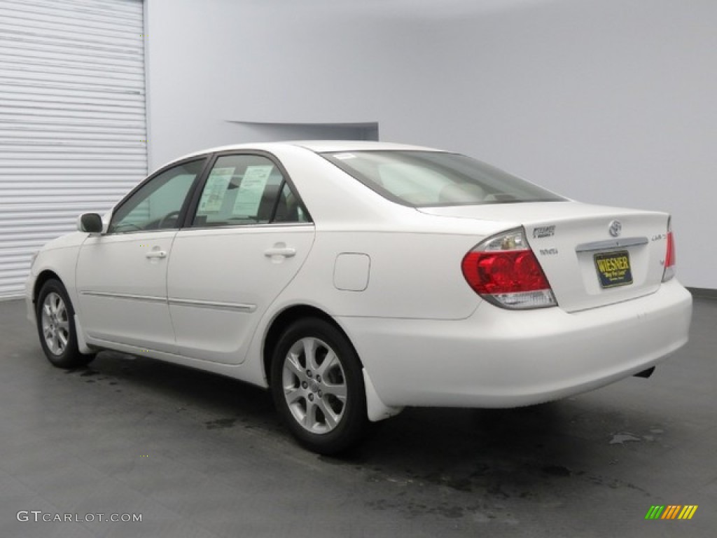 2005 Camry XLE V6 - Super White / Taupe photo #7