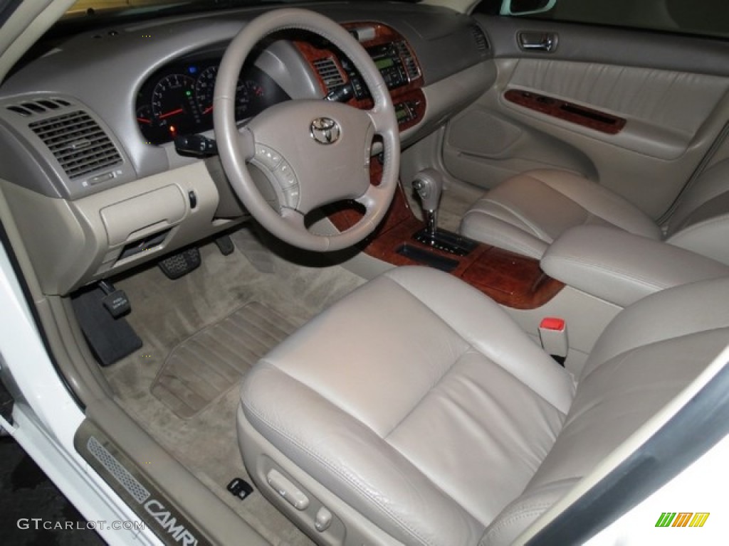 2005 Camry XLE V6 - Super White / Taupe photo #17