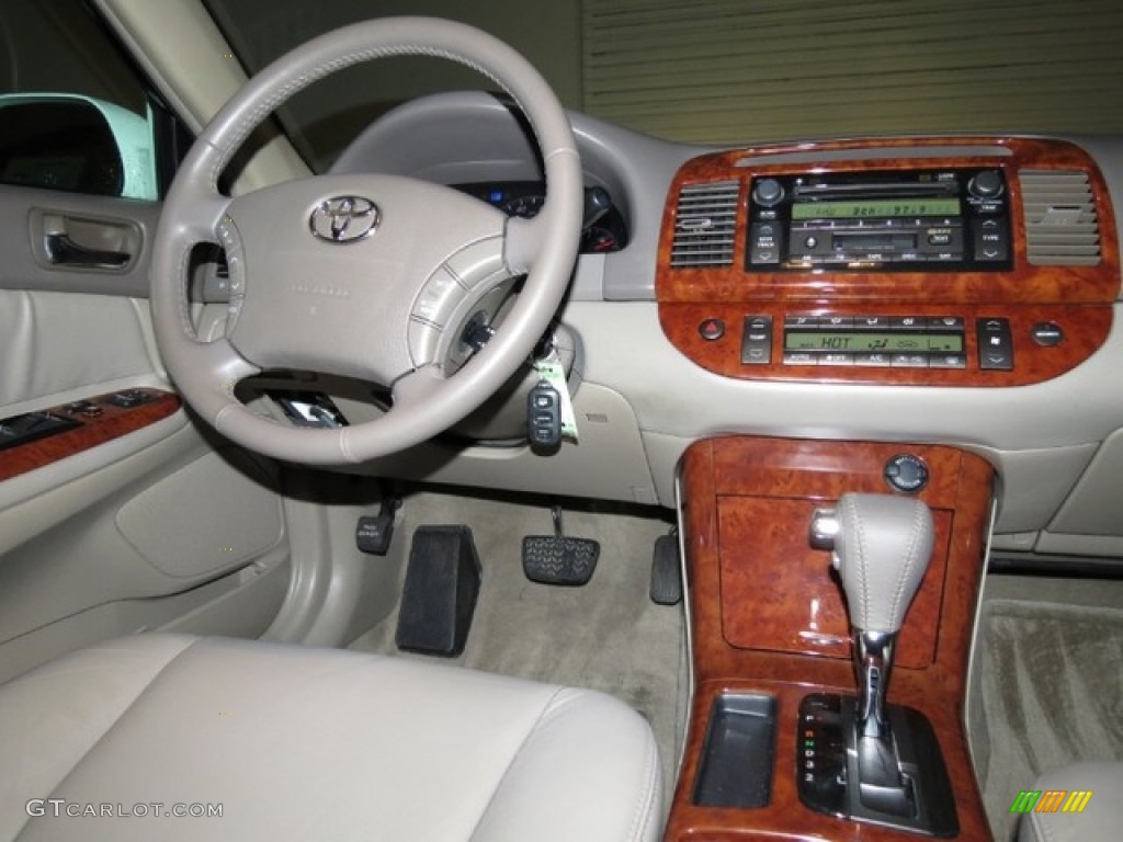 2005 Camry XLE V6 - Super White / Taupe photo #20