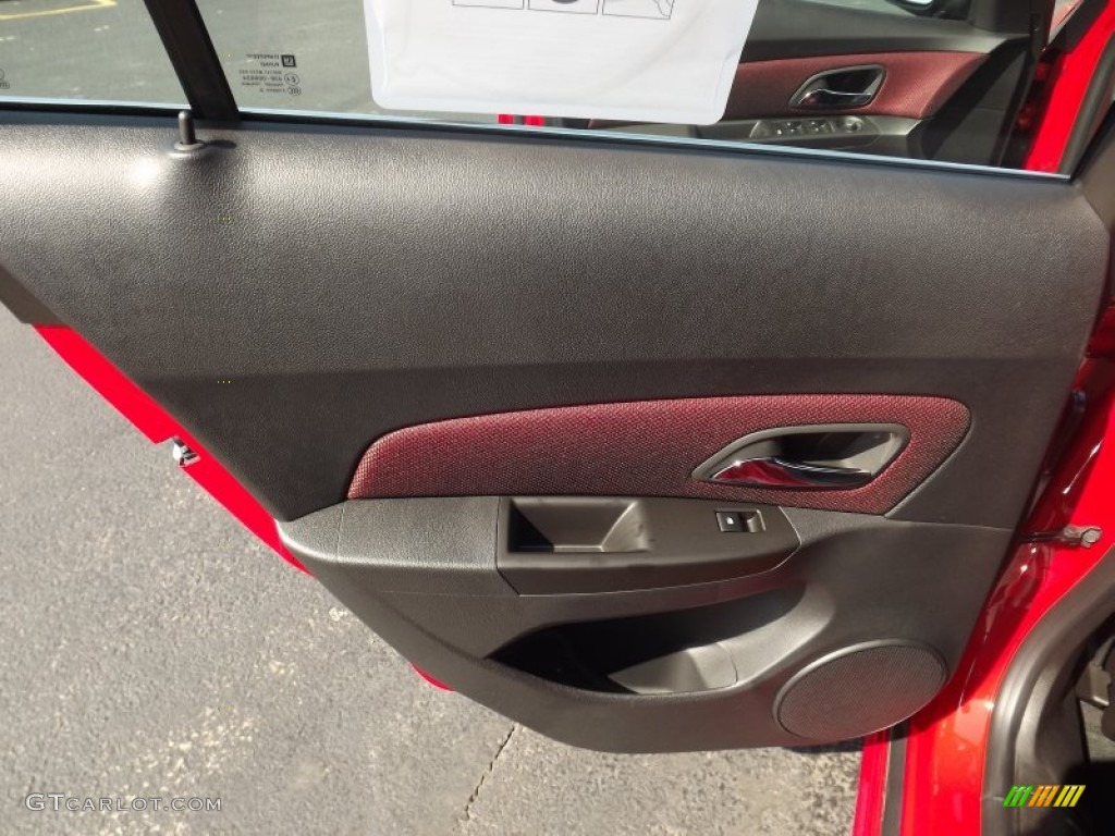 2013 Chevrolet Cruze LT/RS Jet Black/Sport Red Door Panel Photo #78398348