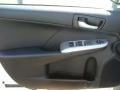Super White - Camry SE Photo No. 6
