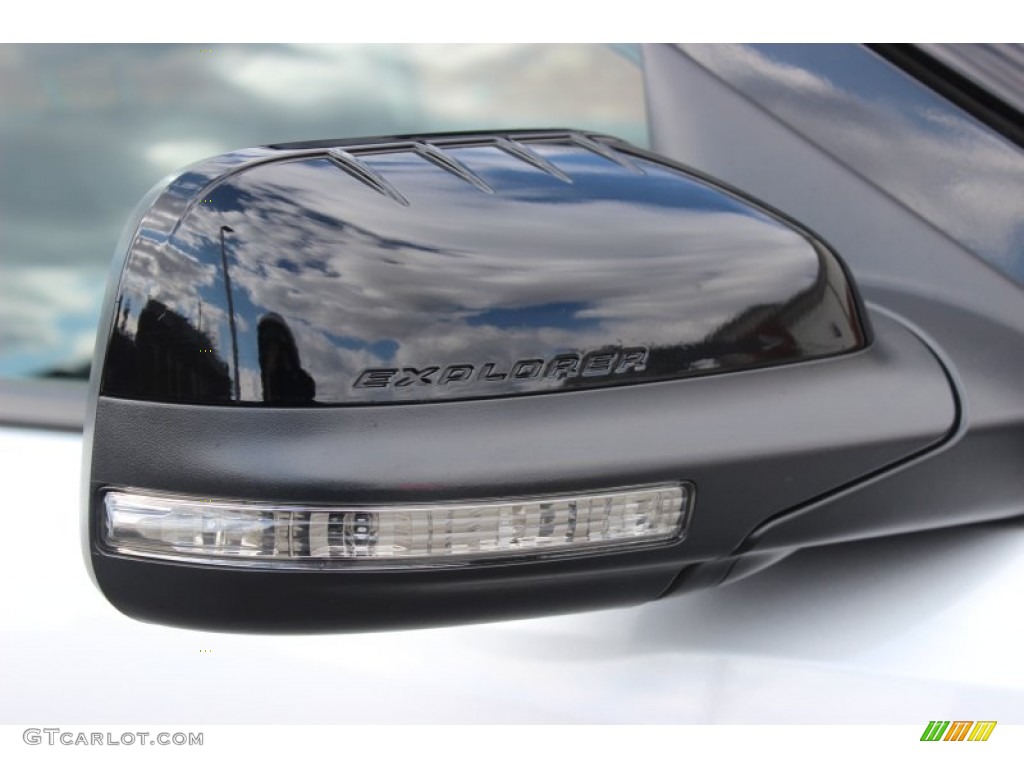 2013 Explorer XLT 4WD - Ingot Silver Metallic / Charcoal Black photo #30