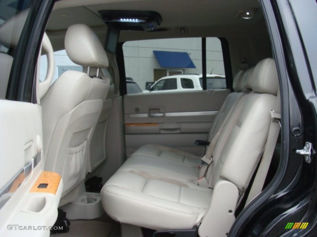 Light Graystone Interior 2009 Chrysler Aspen Limited 4x4 Photo #78400265