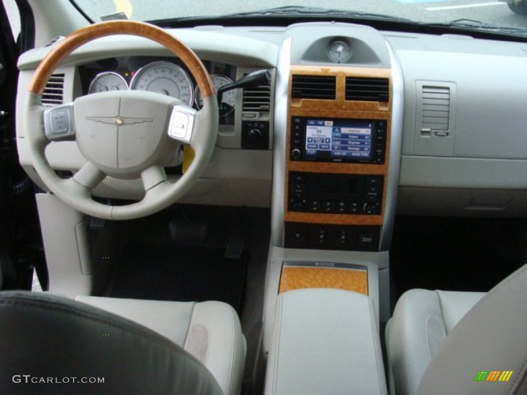 2009 Chrysler Aspen Limited 4x4 Light Graystone Dashboard Photo #78400351