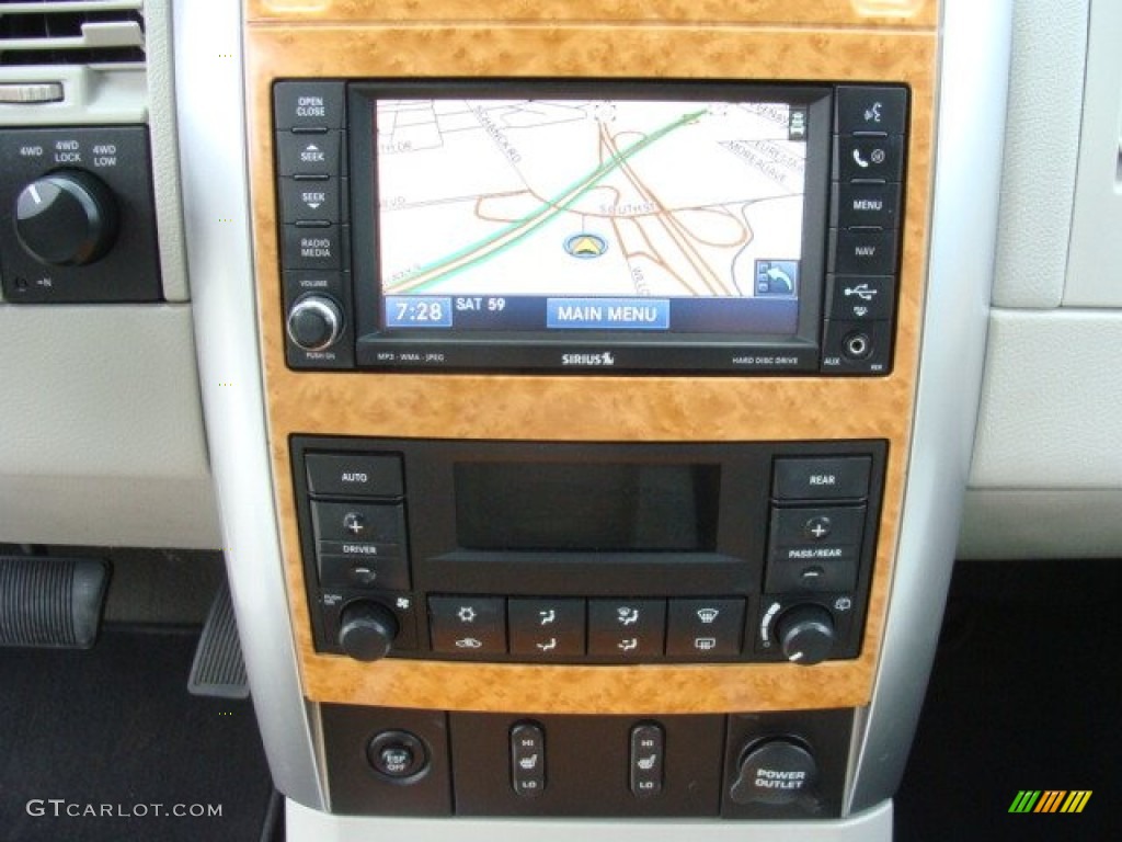 2009 Chrysler Aspen Limited 4x4 Navigation Photo #78400426