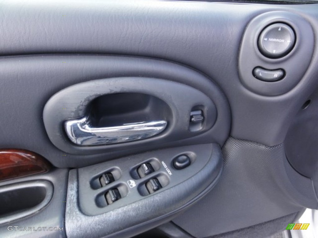 2002 Chrysler 300 M Sedan Controls Photo #78401936