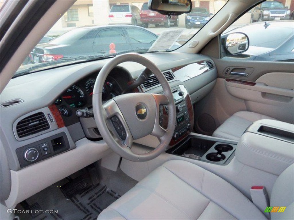 Light Titanium/Dark Titanium Interior 2013 Chevrolet Suburban LT Photo #78402656