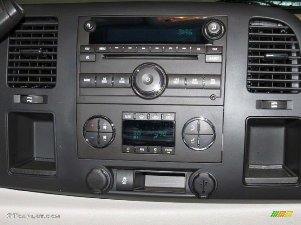 2011 Chevrolet Silverado 1500 LT Extended Cab Controls Photo #78408437