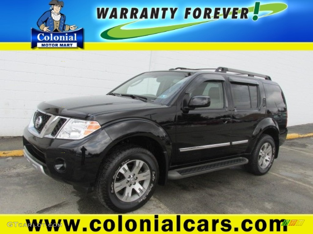 Super Black Nissan Pathfinder