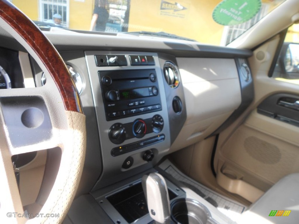 2007 Expedition XLT - Carbon Metallic / Stone photo #17