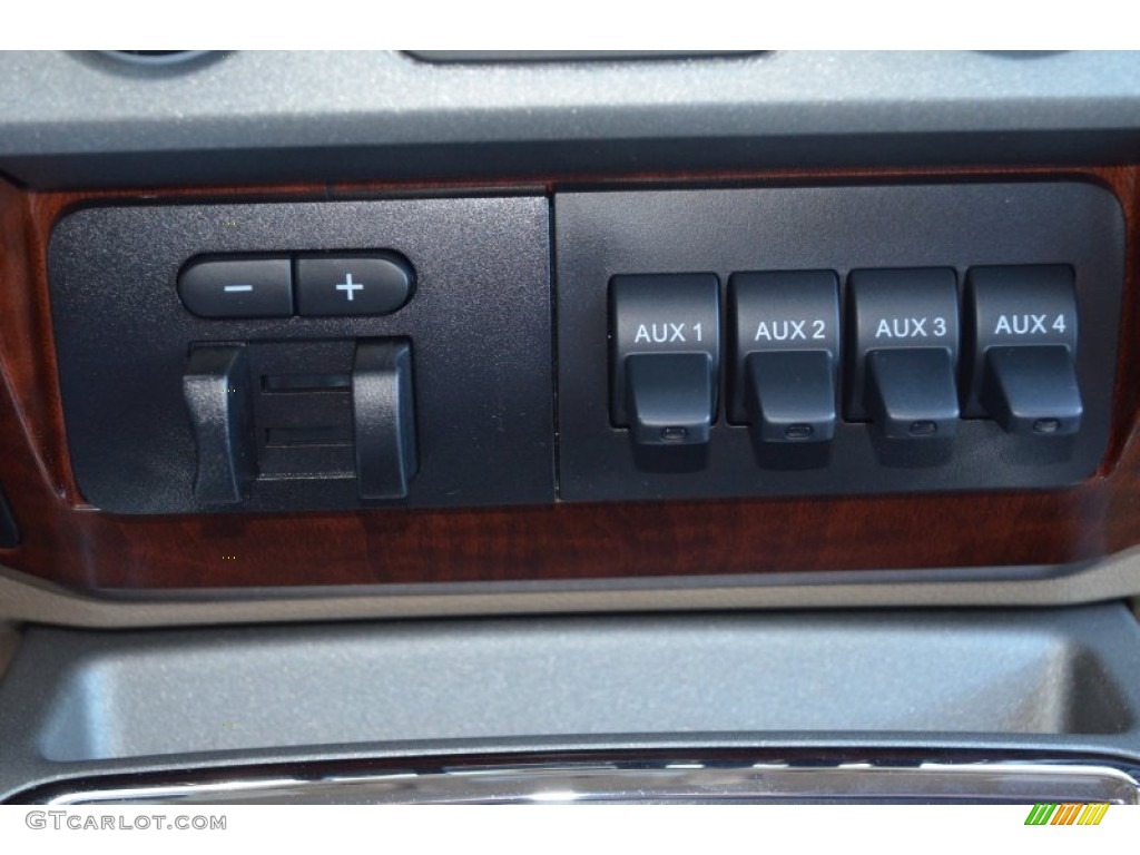 2013 Ford F350 Super Duty King Ranch Crew Cab 4x4 Controls Photo #78416018