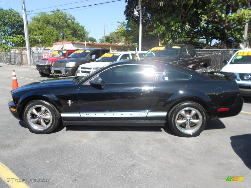 2006 Mustang V6 Premium Coupe - Black / Dark Charcoal photo #4