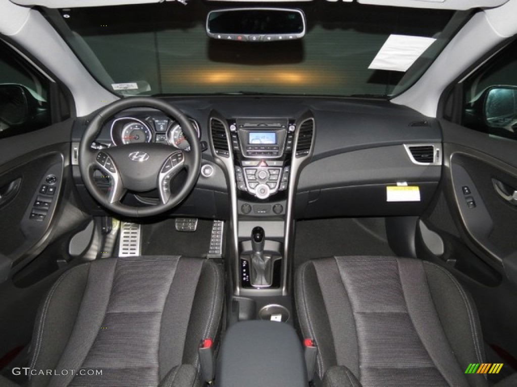 2013 Elantra GT - Monaco White / Black photo #7