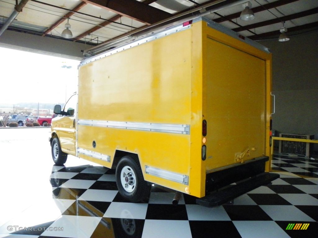 2006 Savana Cutaway 3500 Commercial Moving Truck - Yellow / Pewter photo #4