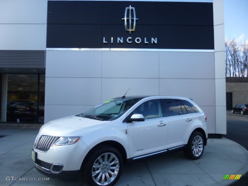 White Platinum Tri-Coat Lincoln MKX