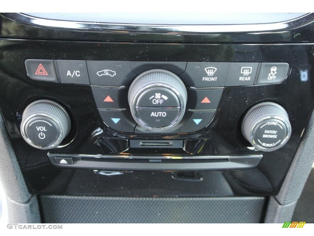 2013 Chrysler 300 S V6 Controls Photo #78423863