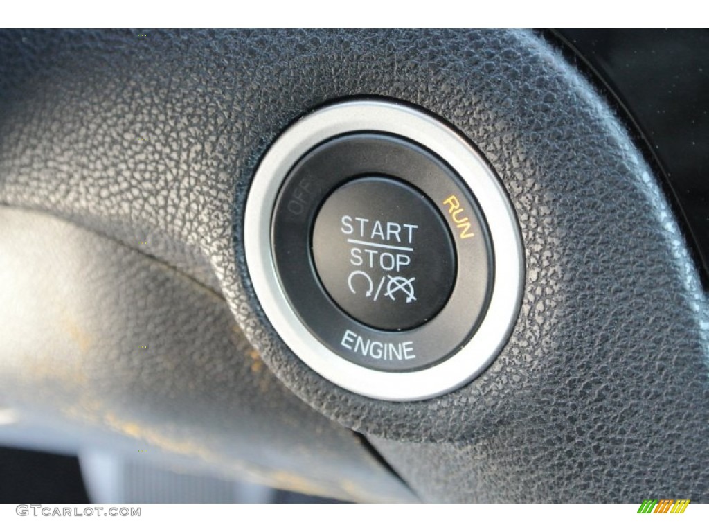 2013 Chrysler 300 S V6 Controls Photo #78423881