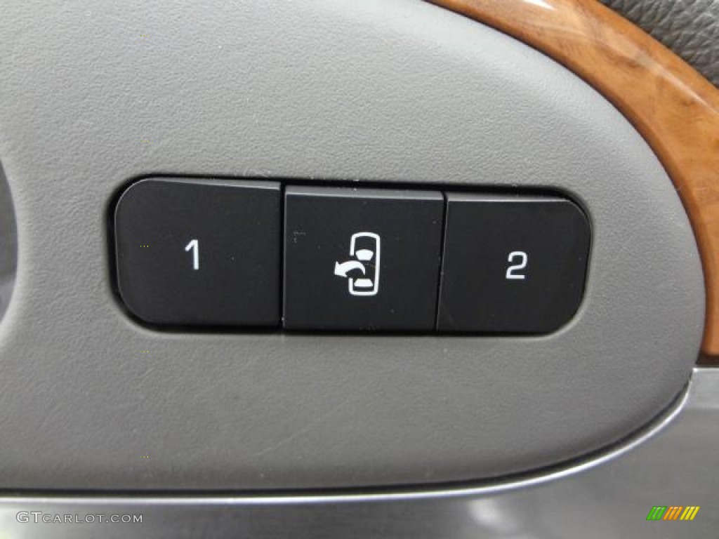 2008 Enclave CXL - Platinum Ice Metallic / Titanium/Dark Titanium photo #29