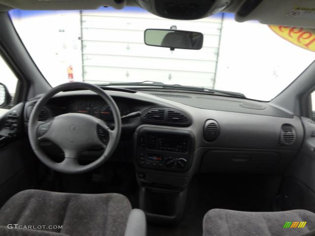 1999 Grand Caravan SE - Inferno Red Pearl / Mist Gray photo #29