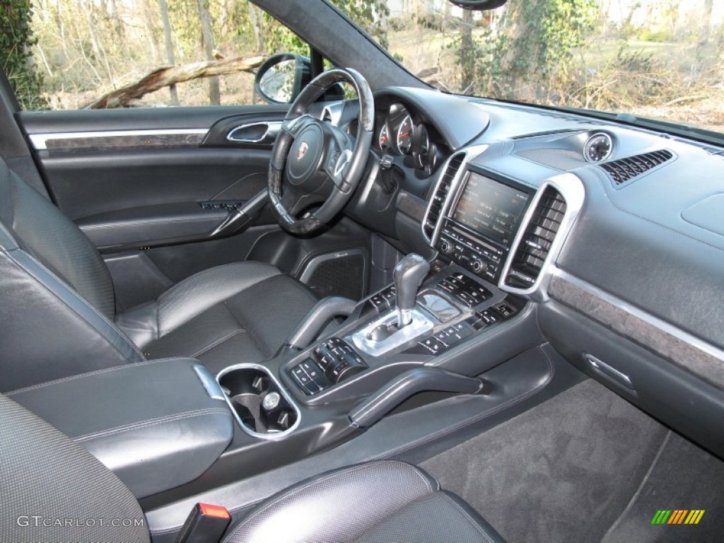 Black Interior 2011 Porsche Cayenne Turbo Photo #78429134