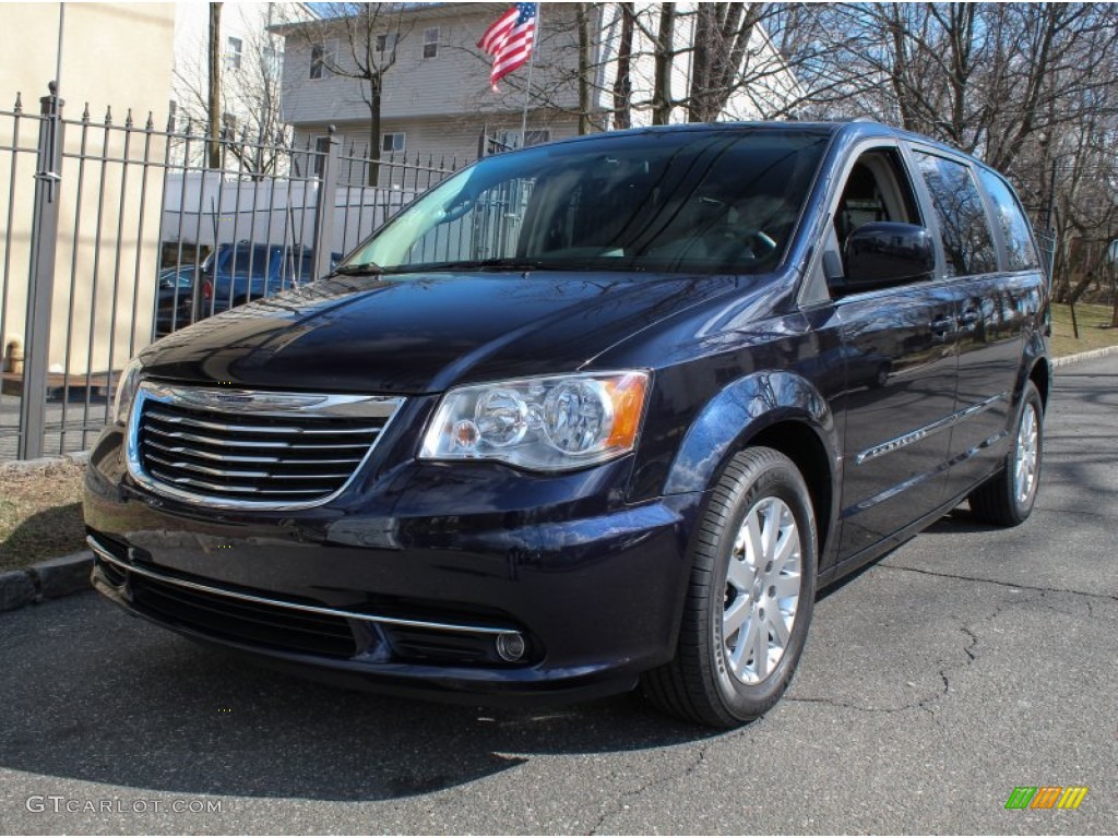 Blackberry Pearl 2011 Chrysler Town & Country Touring - L Exterior Photo #78438225