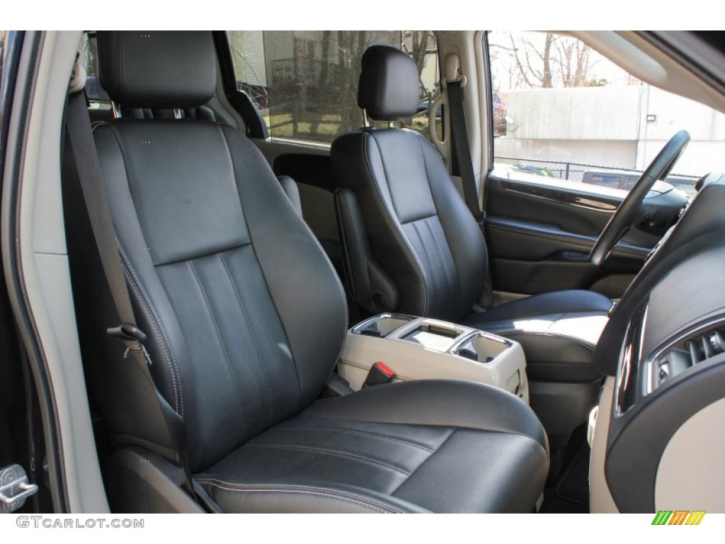 Black/Light Graystone Interior 2011 Chrysler Town & Country Touring - L Photo #78438408