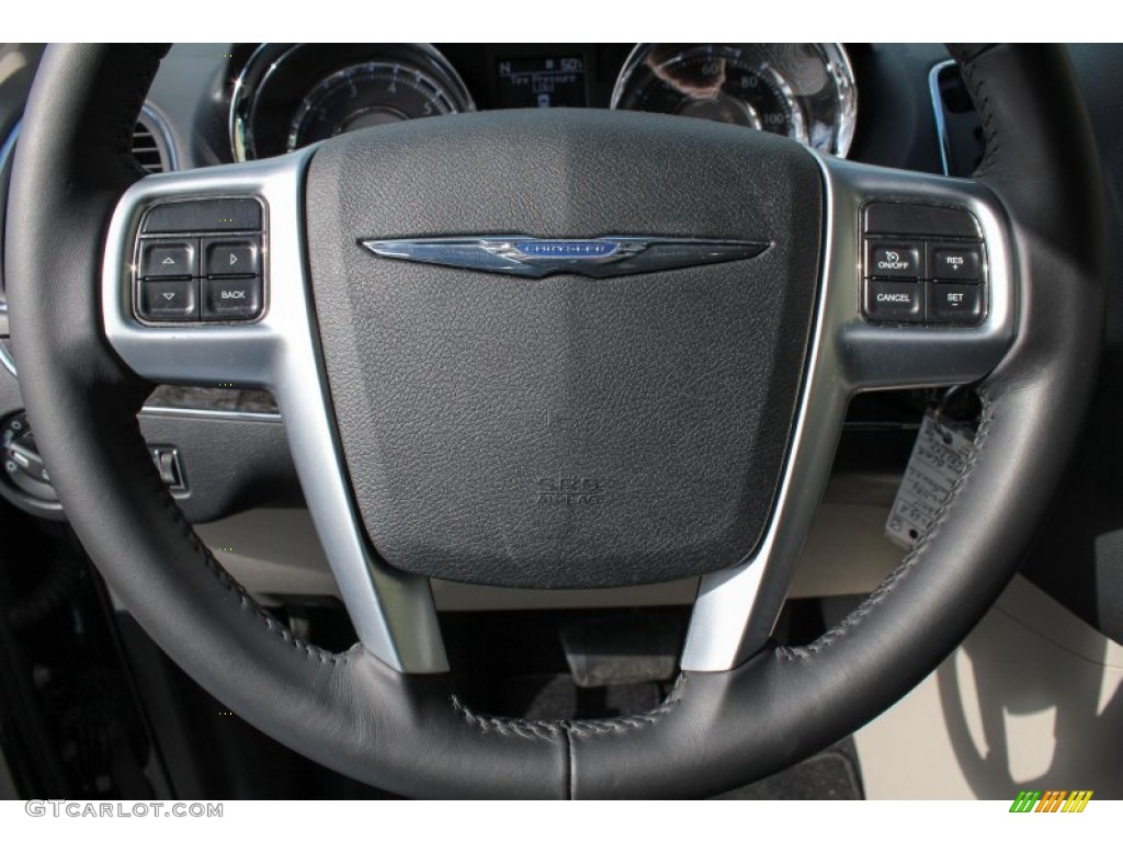 2011 Chrysler Town & Country Touring - L Steering Wheel Photos