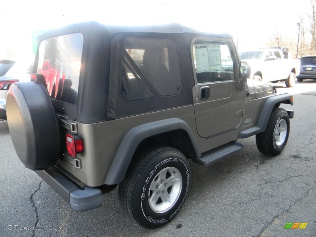 2004 Wrangler Sport 4x4 - Light Khaki Metallic / Dark Slate Gray photo #4