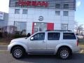 2010 Silver Lightning Metallic Nissan Pathfinder LE 4x4  photo #2