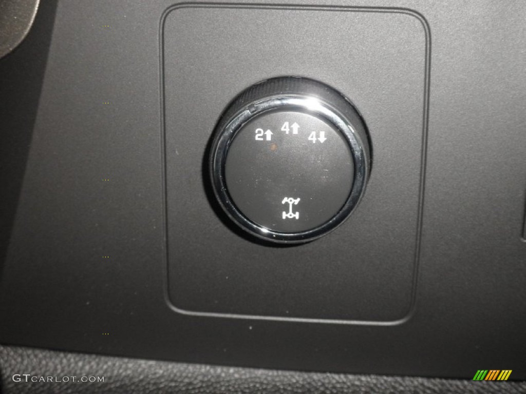 2013 GMC Sierra 2500HD SLE Regular Cab 4x4 Controls Photo #78444722