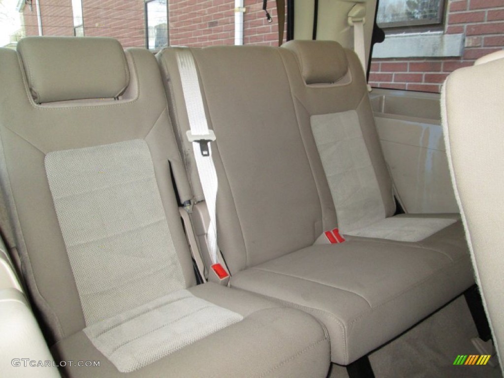 2004 Ford Expedition XLT 4x4 Interior Color Photos
