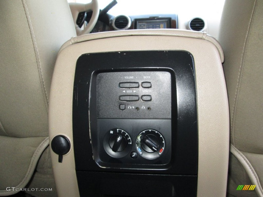 2004 Ford Expedition XLT 4x4 Controls Photos