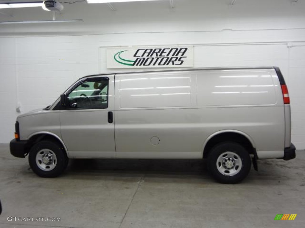 2009 Express 2500 Cargo Van - Silver Birch Metallic / Medium Pewter photo #8