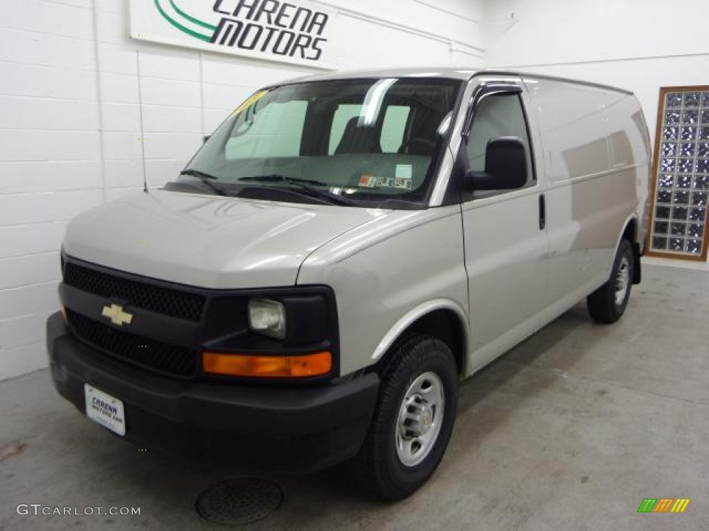 2009 Express 2500 Cargo Van - Silver Birch Metallic / Medium Pewter photo #9