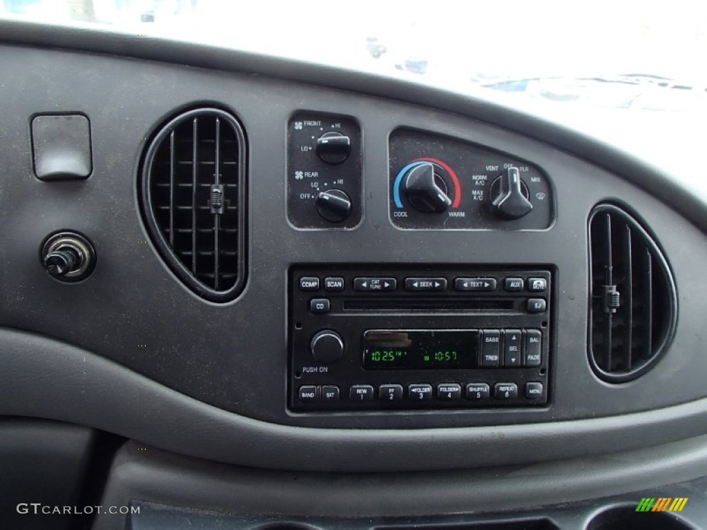 2007 Ford E Series Van E150 XLT Passenger Controls Photo #78449108