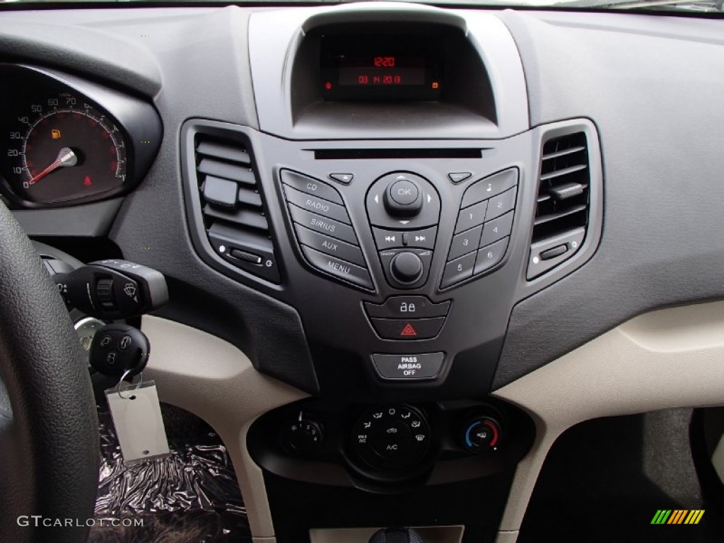 2013 Ford Fiesta S Hatchback Controls Photo #78452876
