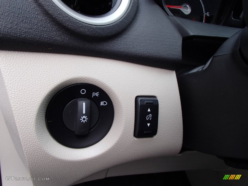 2013 Ford Fiesta S Hatchback Controls Photo #78452911