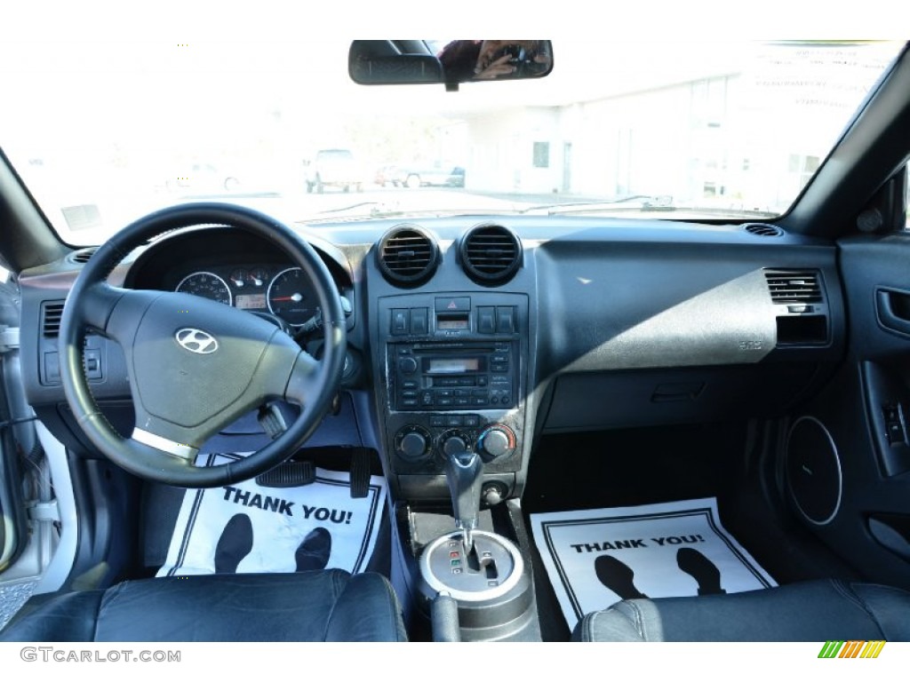 2003 Hyundai Tiburon GT V6 Black Dashboard Photo #78458231