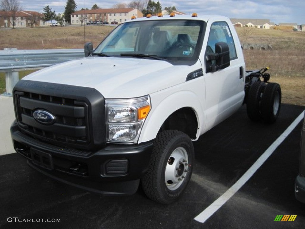 2013 F350 Super Duty XL Regular Cab Dually Chassis - Oxford White / Steel photo #1