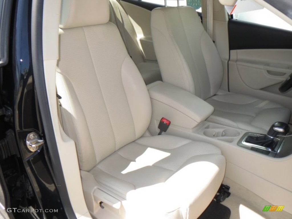 2010 Volkswagen Passat Komfort Sedan Front Seat Photos