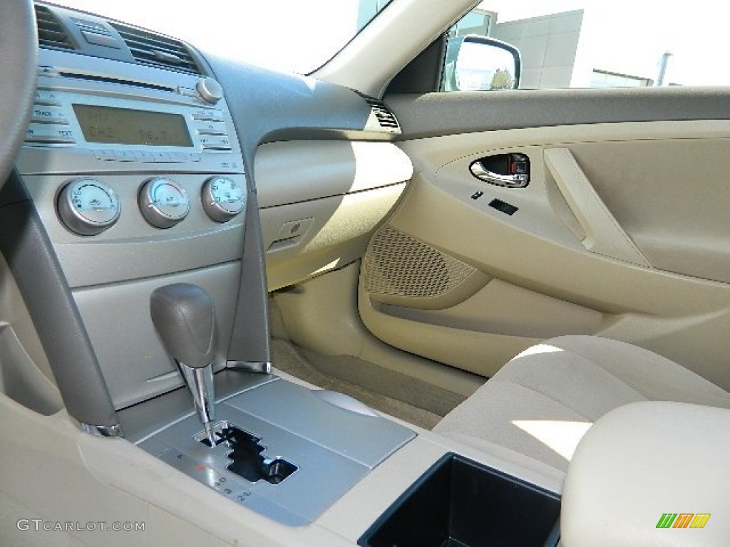 2008 Camry LE - Jasper Green Pearl / Bisque photo #10